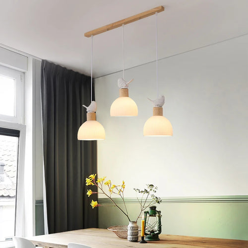 LED-Pendelleuchte aus Holz mit weißem Glas-Lampenschirm - vue 4 sur 8