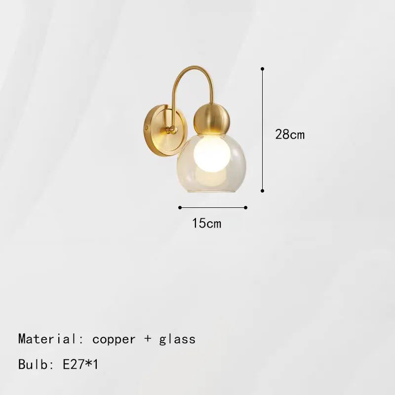 Moderne Wandleuchte aus Glas und Kupfer mit elegantem Design für den Innenbereich