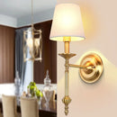 Antike LED-Wandleuchte mit Stoff-Lampenschirm