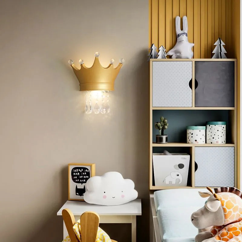 Kristall-Wandleuchte mit Krone für das Kinderzimmer – Luxus Nachttischlampe Prinzessin - vue 4 sur 9