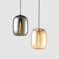 Pendelleuchte aus getöntem Glas für moderne Wohnräume