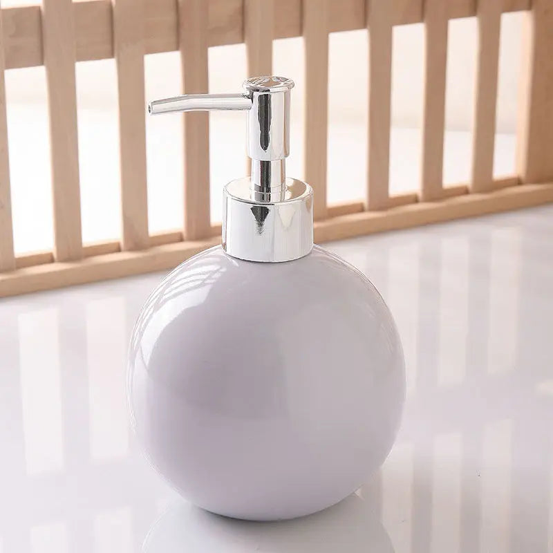 bouteille de gel douche et savon pour les mains accessoires de salle de bain