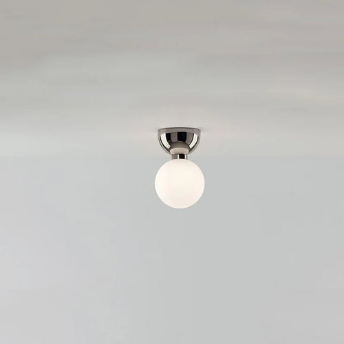 Moderner, minimalistischer Deckenleuchter aus Glas für ein elegantes Interieur - vue 10 sur 10