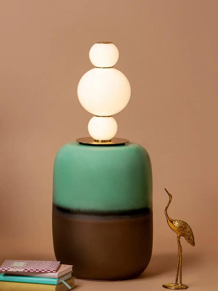 Design-Stehleuchte aus Glas – Moderne Beleuchtung für stilvolle Wohnräume - vue 3 sur 11