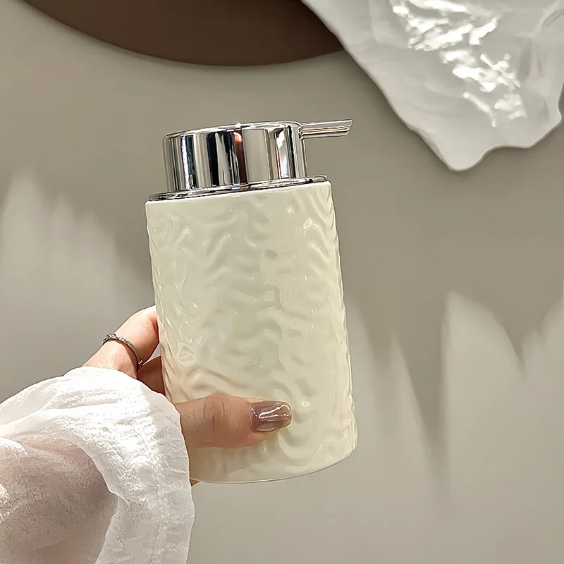 distributeur de savon en céramique européenne pour salle de bain - vue 3 sur 8