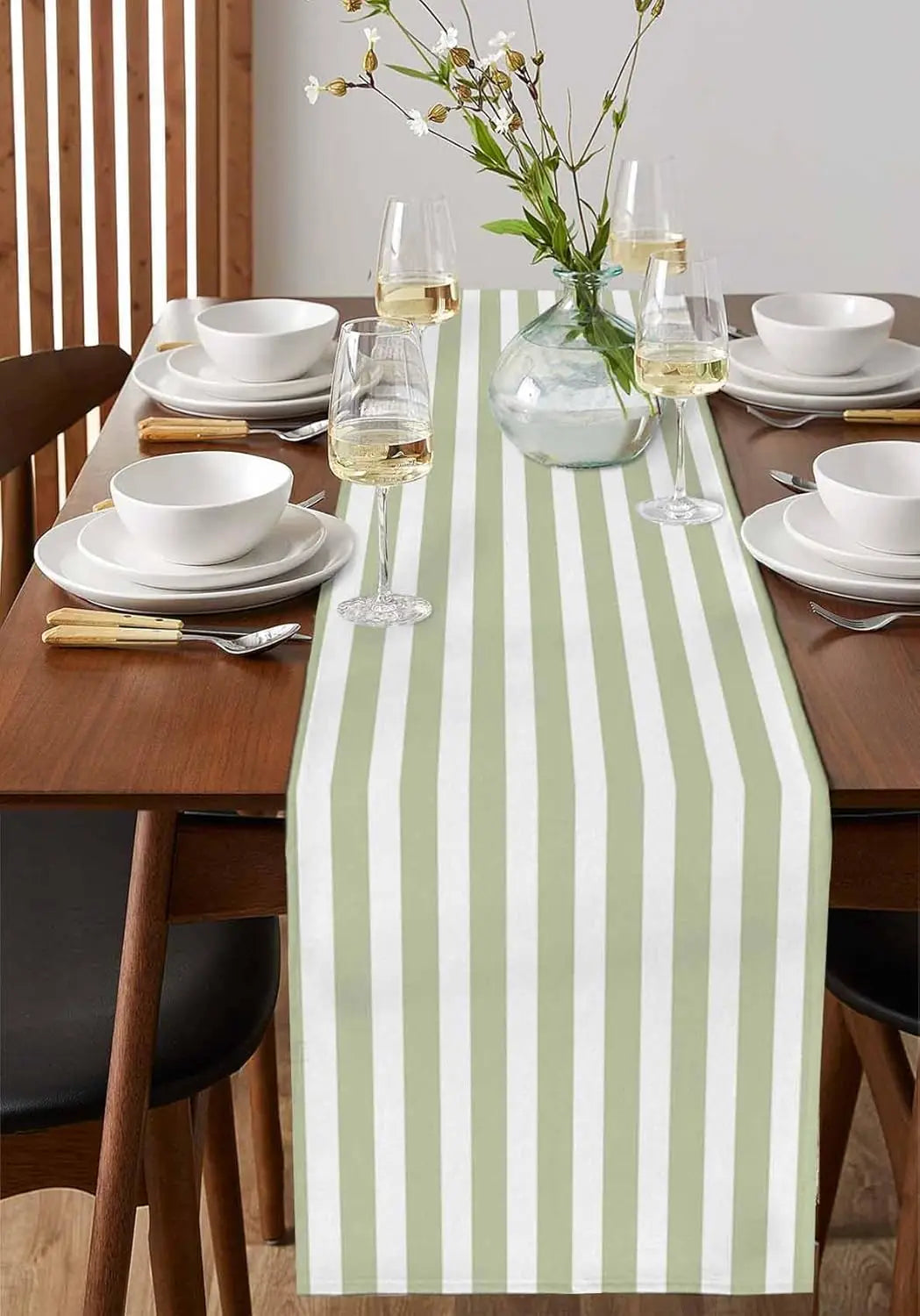 Chemin de table rayures vert sauge style campagne - vue 3 sur 6