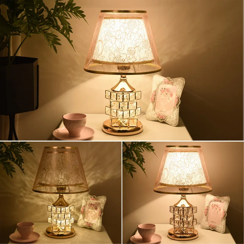 European Rubik's Cube Crystal Lamp Bedroom Bedside Household Simple, Modern, Warm, Romantic Inn Bedside Table Lamp - vue 4 sur 10