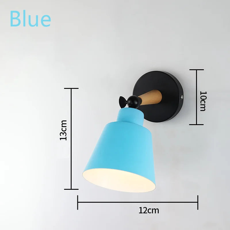 Nordische Wandleuchte aus Massivholz mit kreativ-minimalistischem Design