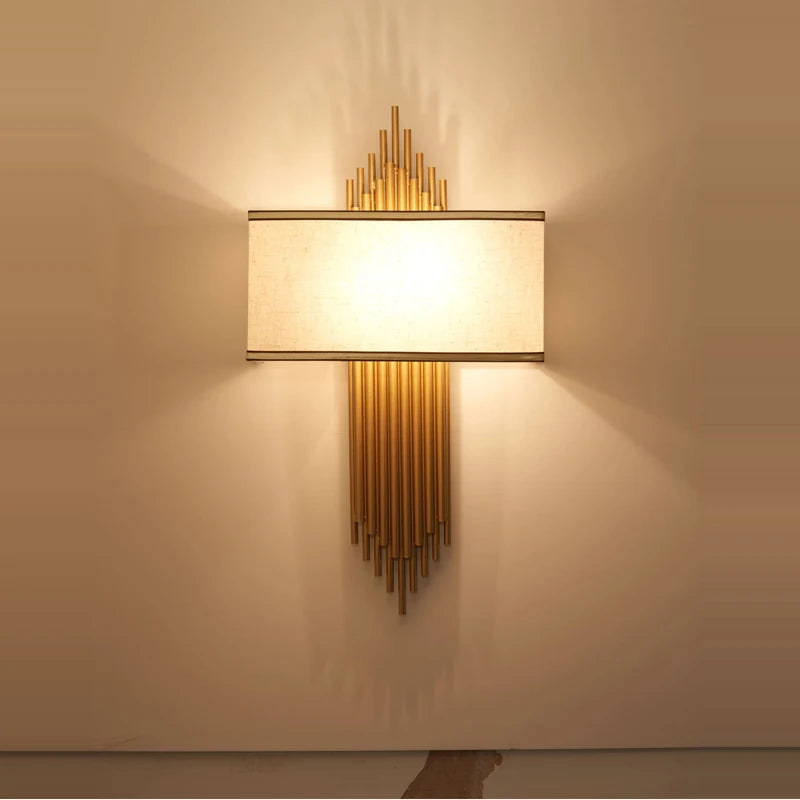 Design-Wandleuchte aus Kristall und goldfarbenem Edelstahl - vue 4 sur 23