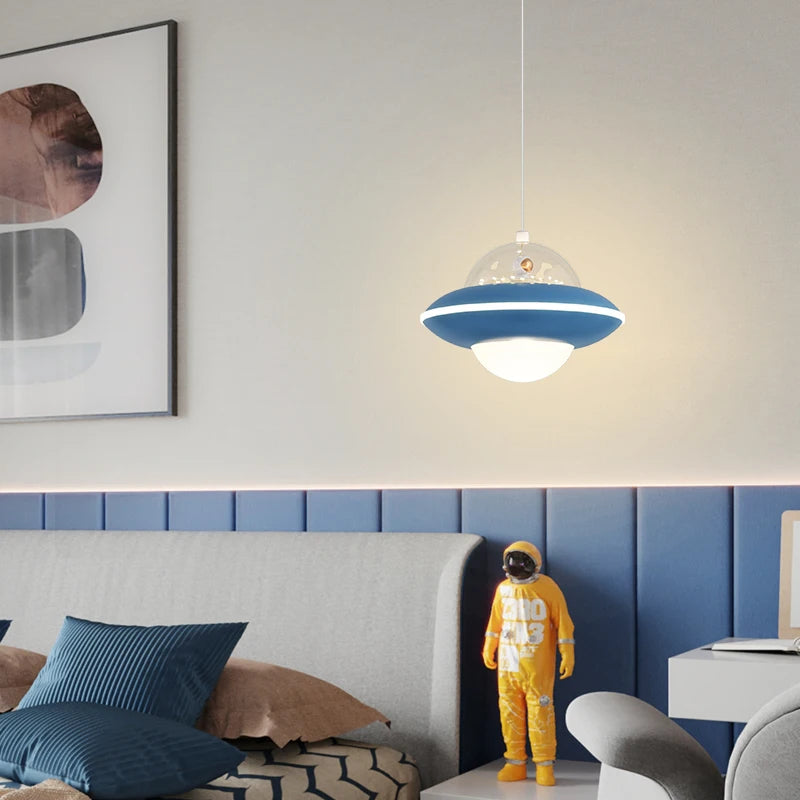 Moderner nordischer Kronleuchter UFO für Jungenzimmer - vue 3 sur 12