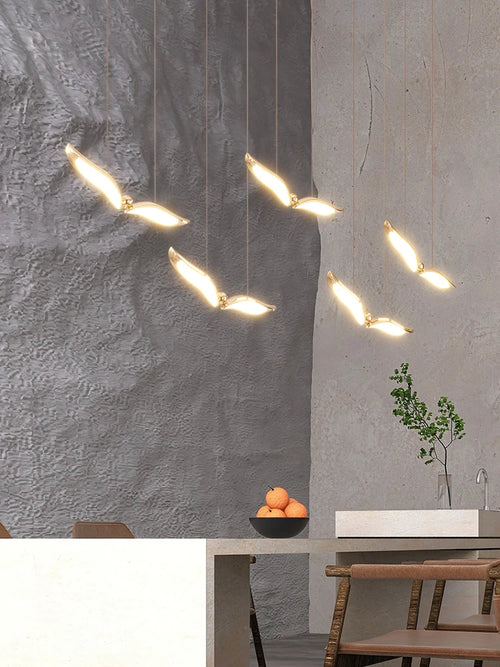 Moderner Kronleuchter als Pendelleuchte für kreative und minimalistische Atmosphäre - vue 2 sur 9