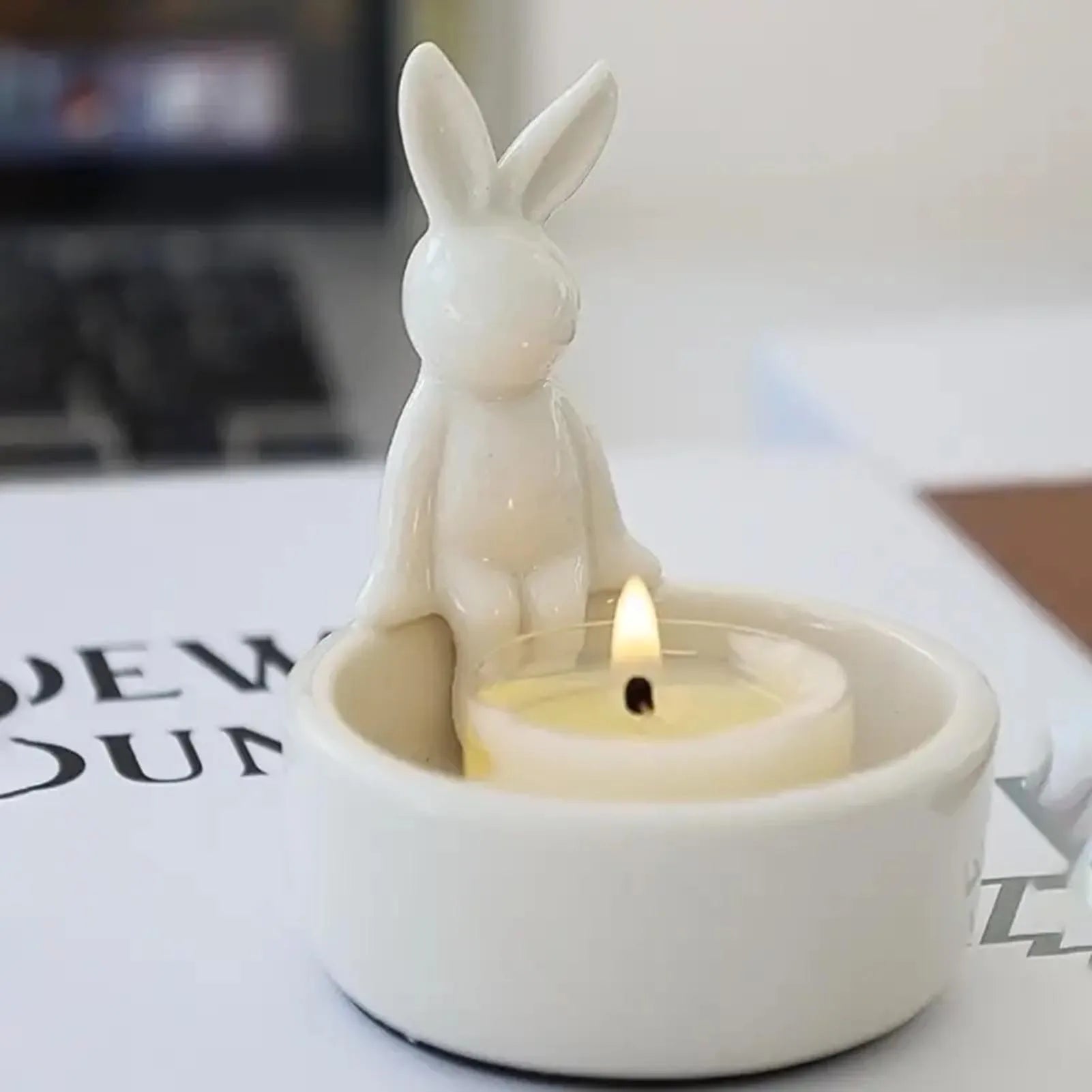 bougeoir décoratif en céramique en forme de lapin pour Pâques - vue 4 sur 7
