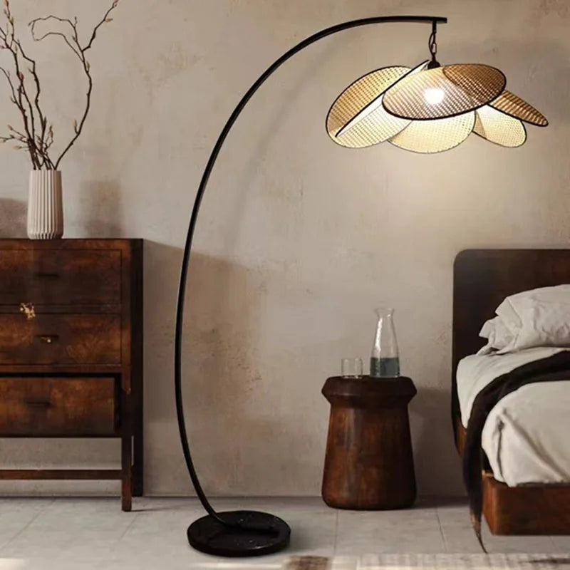 lampadaire en rotin pour ampoule standard
