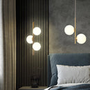 Moderne simple Cuivré Restaurant Suspension De Luxe Chevet Nordique Designer Créatif Personnalisé Acrylique Boule G9 Suspension