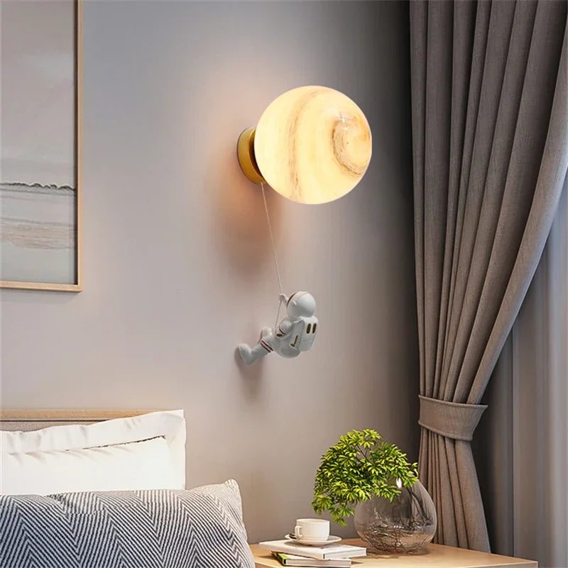 Applique murale Chambre d'enfants lune moderne minimaliste créatif astronaute plein cuivre dessin animé garçon chambre chevet fond - vue 3 sur 10