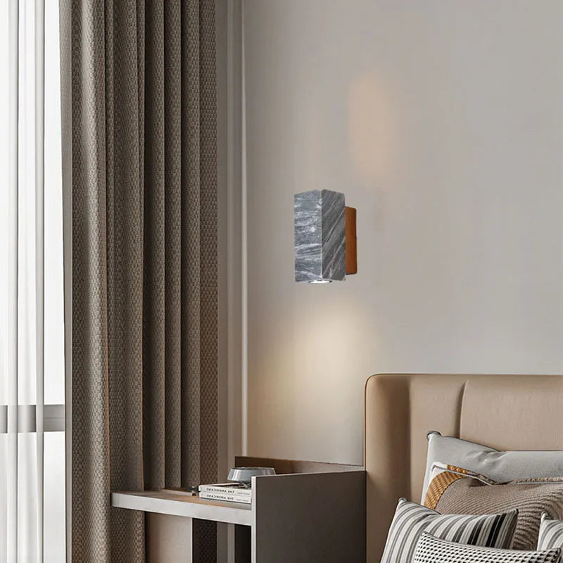 Wandleuchte aus Marmor und Holz im Art-déco-Stil für ein elegantes Interieur - vue 3 sur 10
