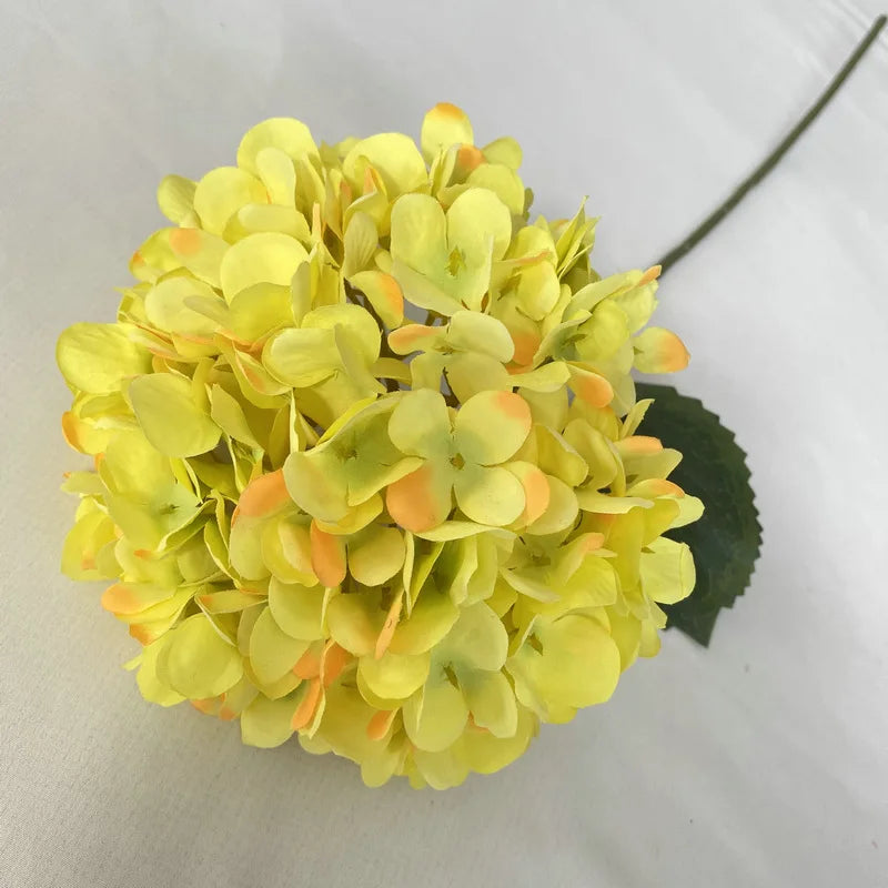 bouquet d'hortensias artificiels en soie pour décoration et événements - vue 16 sur 19