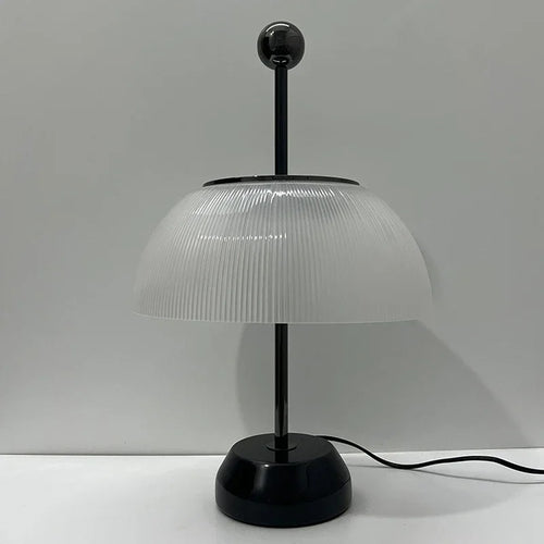 Elegante Retro-Schreibtischlampe im italienischen Design für modernes Interieur - vue 3 sur 8