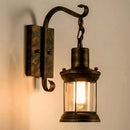 Vintage Wandleuchte aus Metall und Glas im Retro-Industriedesign