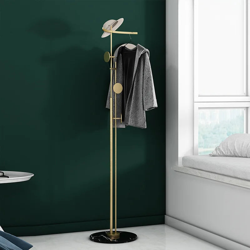 porte-vêtements design nordique pour rangement élégant et pratique
