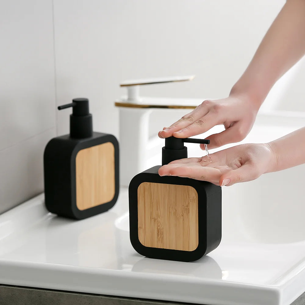 distributeur de savon élégant avec décoration en bambou et pompe résistante - vue 3 sur 7