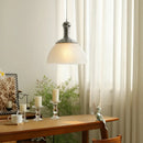 Vintage Kronleuchter aus Glas für retro und elegante Dekoration