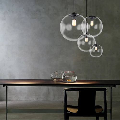 Minimalistische nordische Pendelleuchte mit Glaskugel - vue 3 sur 5