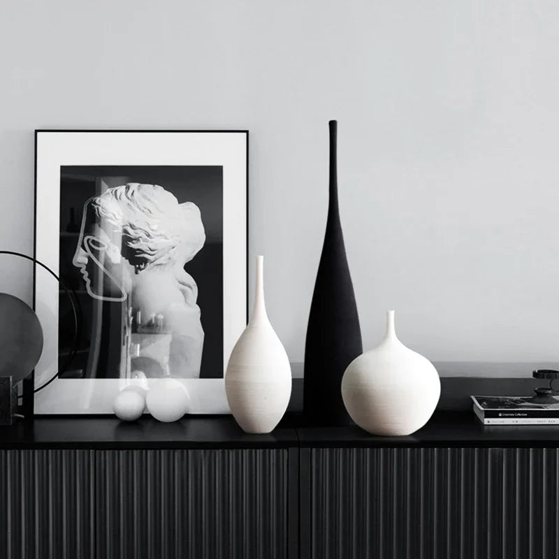 vase zen art fait main céramique décoration minimaliste dessin à la main