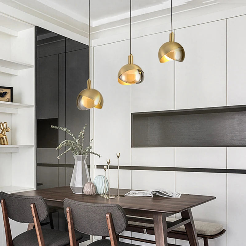 suspension LED en métal doré idéale pour décoration intérieure - vue 3 sur 7