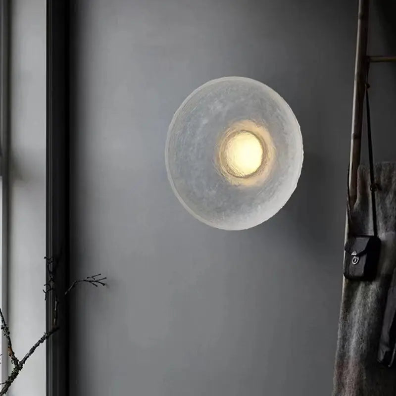 Design-Wandleuchte Kreisform für modernes Interieur aus transparenter Resin - vue 3 sur 7