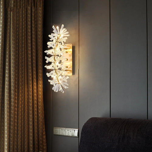 Moderne LED-Wandleuchte aus Kristall zur Oberflächenmontage