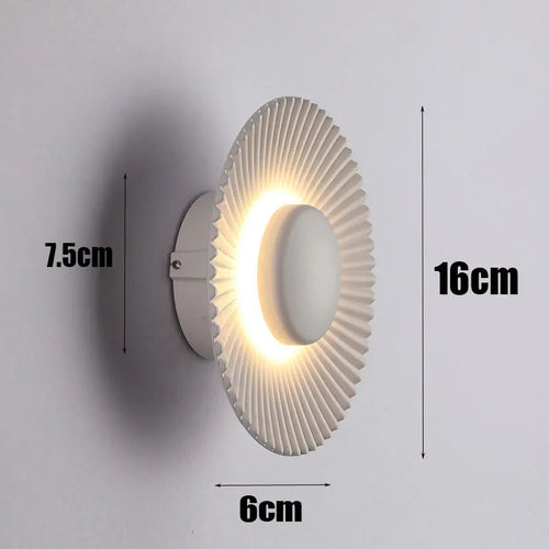 Moderne LED-Wandleuchte in Scheibenform für die Innendekoration