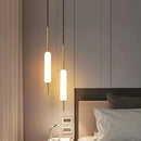 Moderne minimalistische Pendelleuchte aus Metall und Glas im nordischen Design