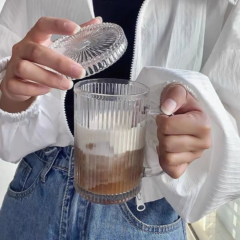 Tasse verre minimaliste avec couvercle et anse - vue 6 sur 7