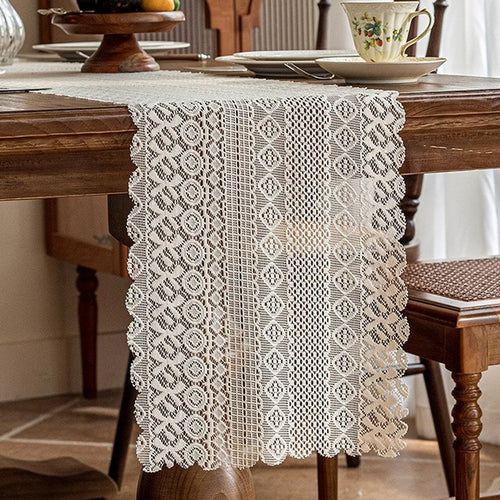 Chemin de table dentelle ajourée style vintage romantique
