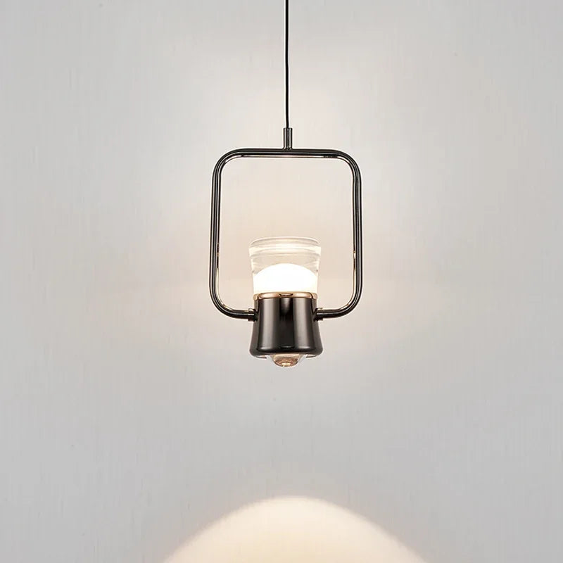 Suspension moderne en métal avec projecteur rotatif réglable