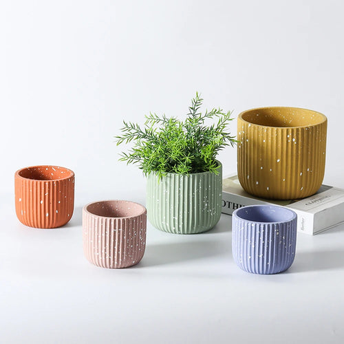 moule en silicone pour pot de fleurs design vertical en béton