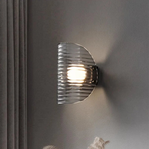Moderne nordische Nachttischlampe für ein elegantes Interieur