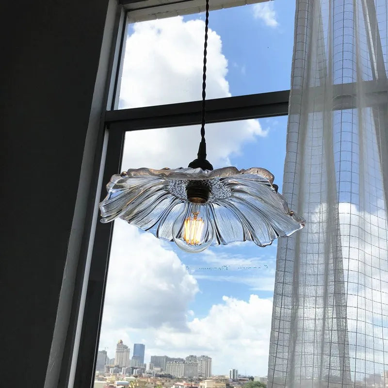 lustre nordique moderne en laiton et verre design élégant pour restaurant - vue 5 sur 9