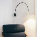 Gebogene LED-Wandleuchte aus goldfarbenem Metall G9
