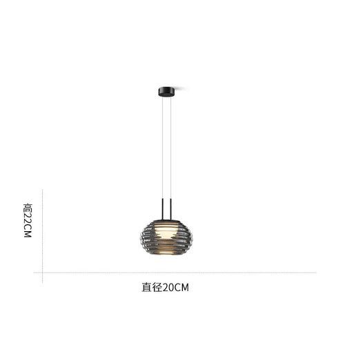 Moderne Pendelleuchte aus Glas für ein elegantes Interieur