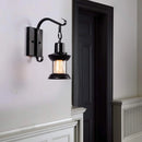 Vintage Wandleuchte aus Metall und Glas im Retro-Industriedesign