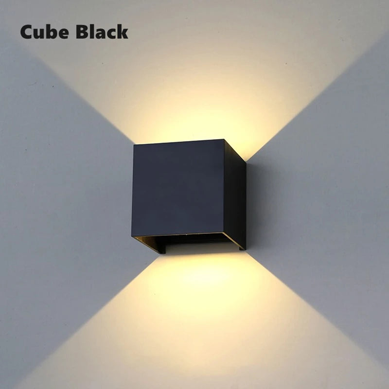 Intelligente Außenwandleuchte mit RGB- und CCT-Licht