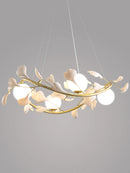 Kronleuchter mit Ginkgoblättern und dekorativer LED-Beleuchtung im modernen Design
