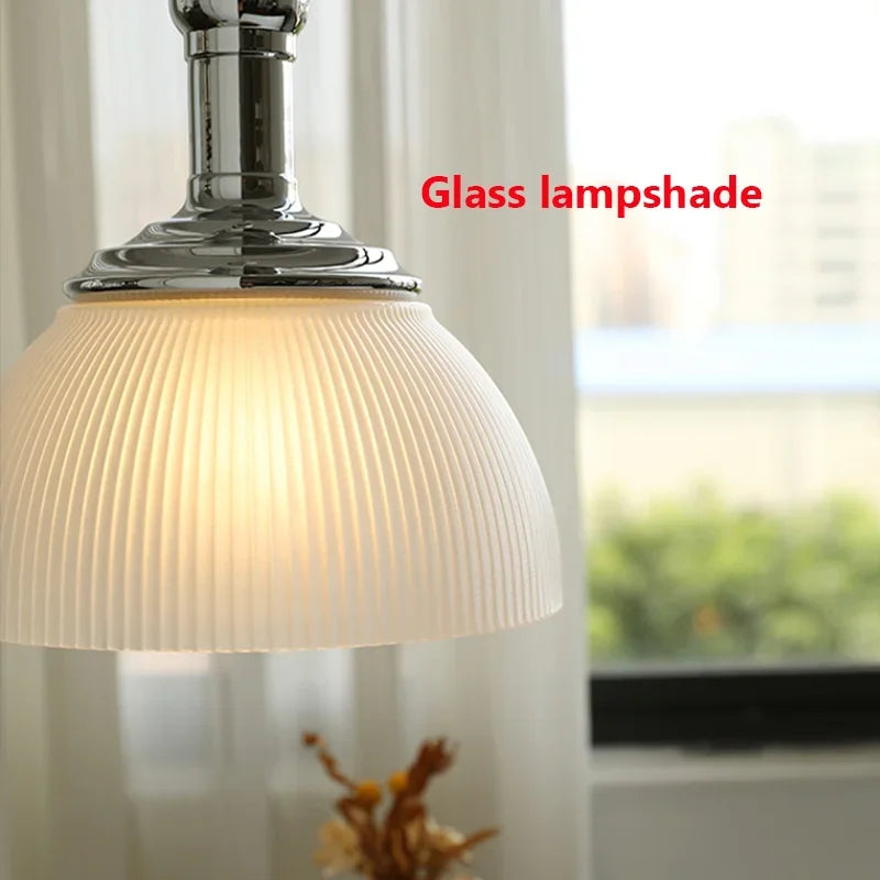 Vintage Kronleuchter aus Glas für retro und elegante Dekoration - vue 6 sur 8