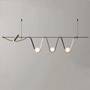 Minimalistische LED-Pendelleuchte in Gold mit dekorativem Design