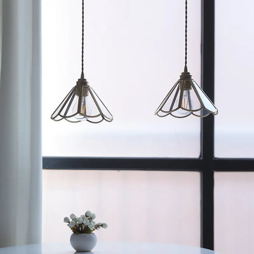 Nordische LED-Pendelleuchte aus Glas und goldenem Körper - vue 6 sur 20