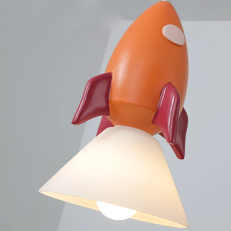 Niedlicher Raketen-Kronleuchter für dekorative Kinderzimmerbeleuchtung - vue 5 sur 7