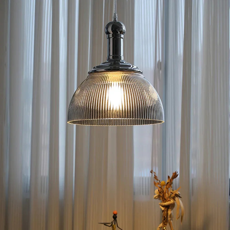 Vintage Kronleuchter aus Glas für retro und elegante Dekoration - vue 3 sur 8