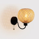 Moderne Wandleuchte aus handgeflochtenem Bambus mit LED-Schalter